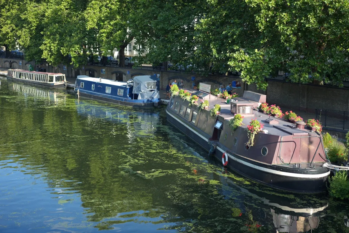 The Regent's Canal towpath